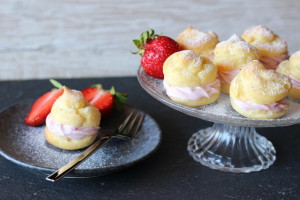Jahodové profiterolky